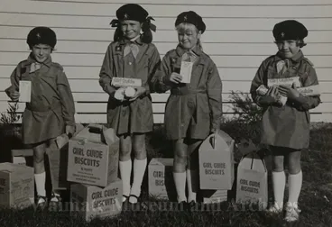 Image: Girl Guides selling bisuits
