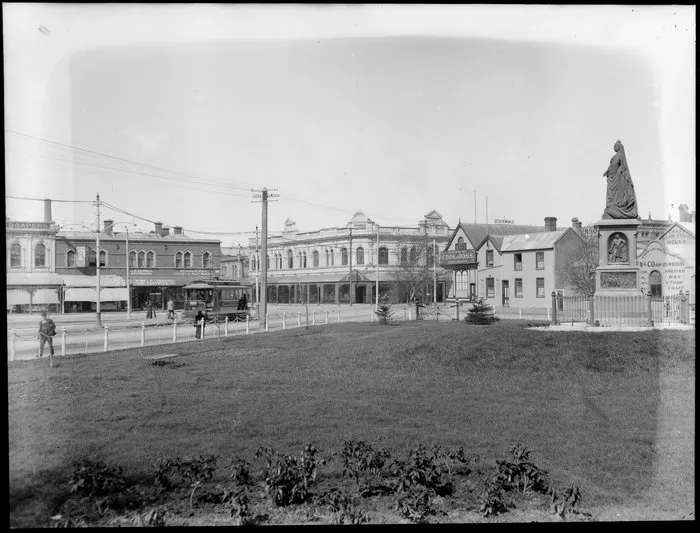 Victoria Square, Christchurch, with statue of Queen Victoria
