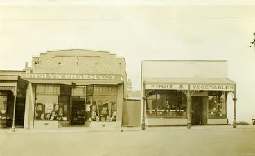 Image: Roslyn Pharmacy and a Greengrocer's, Roslyn, 1934