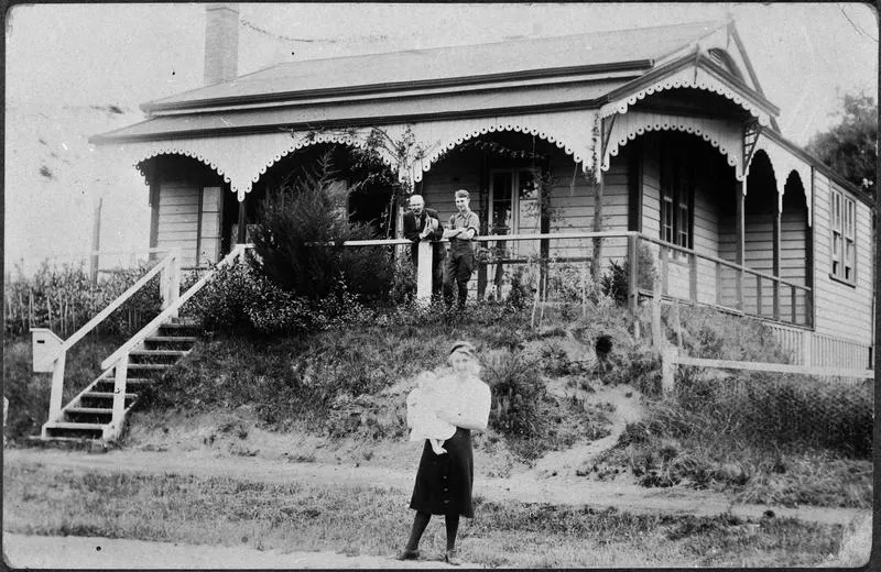 Popham family - Beale Street, Hamilton
