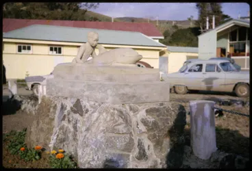 Image: Opo statue, Opononi, 1961