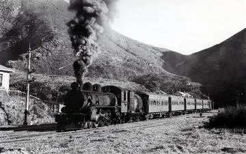 Special passenger train at Summit Station : Photograph