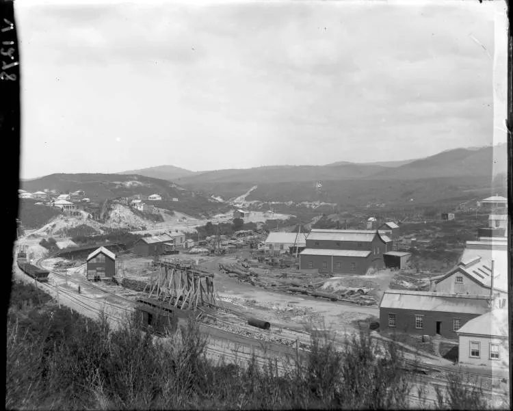 Railway sidings at the Victoria Battery, Waikino, 1906