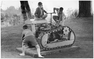 Image: Children's playground - Hamilton Lake Domain