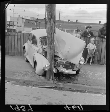 Image: Car accident in Thorndon Quay, Wellington