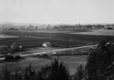 Image: House where Ernest Rutherford was born, and surrounding countryside, Spring Grove, near Nelson