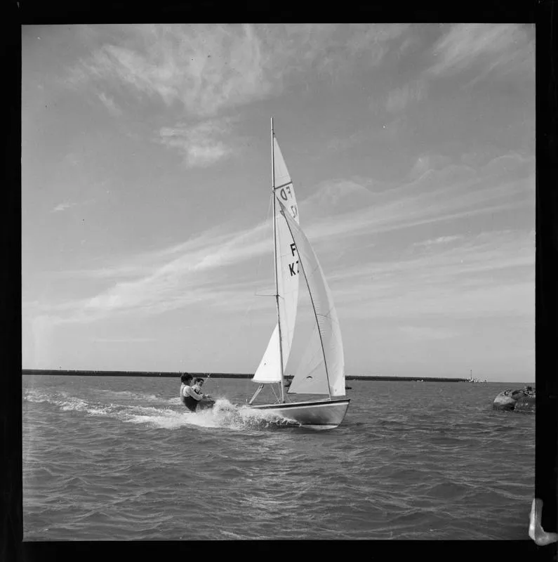 Flying Fifteen, Yacht