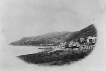 Image: View of houses at Oriental Bay, Wellington
