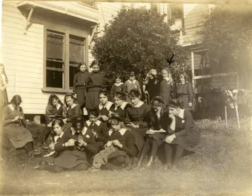 Image: Pupils of Chetwode School, New Plymouth