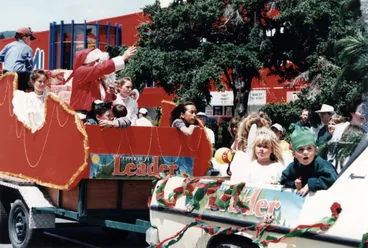 Image: Christmas parade 1995; Santa passing the rear of the Mall, Queen Street.