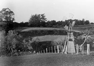 Image: Windmill on Cox family farm, Glenfield, 1950
