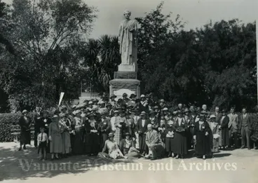 Image: Rotary women lay wreat at Dr Margaret Cruickshank statue