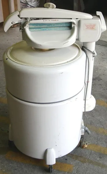 Image: Washing Machine Whiteway