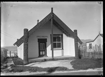 Image: Exterior view of Te Ao Marama meeting house, Ohinemutu, used by the Board of Maori Arts in the 1930s.