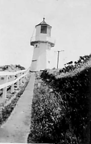 Photograph: Pencarrow Lighthouse, 1925 Image: Photograph: Pencarrow Lighthouse, 1925