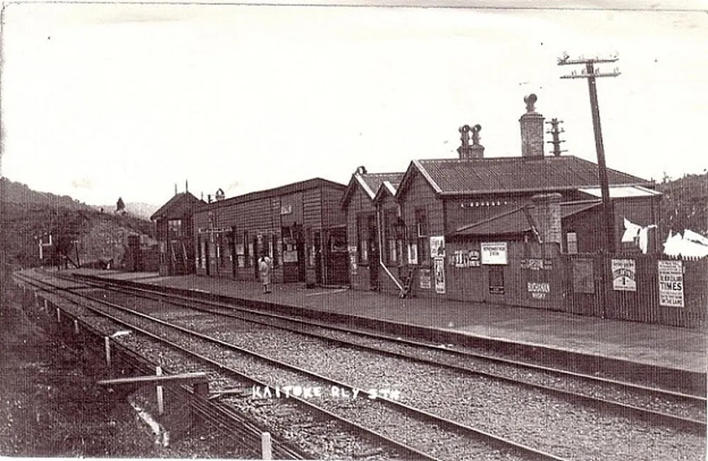 Kaitoke railway station; a view to the west, after 1902.