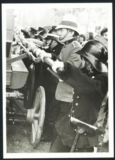 Image: Live Days : fire fighting demonstration