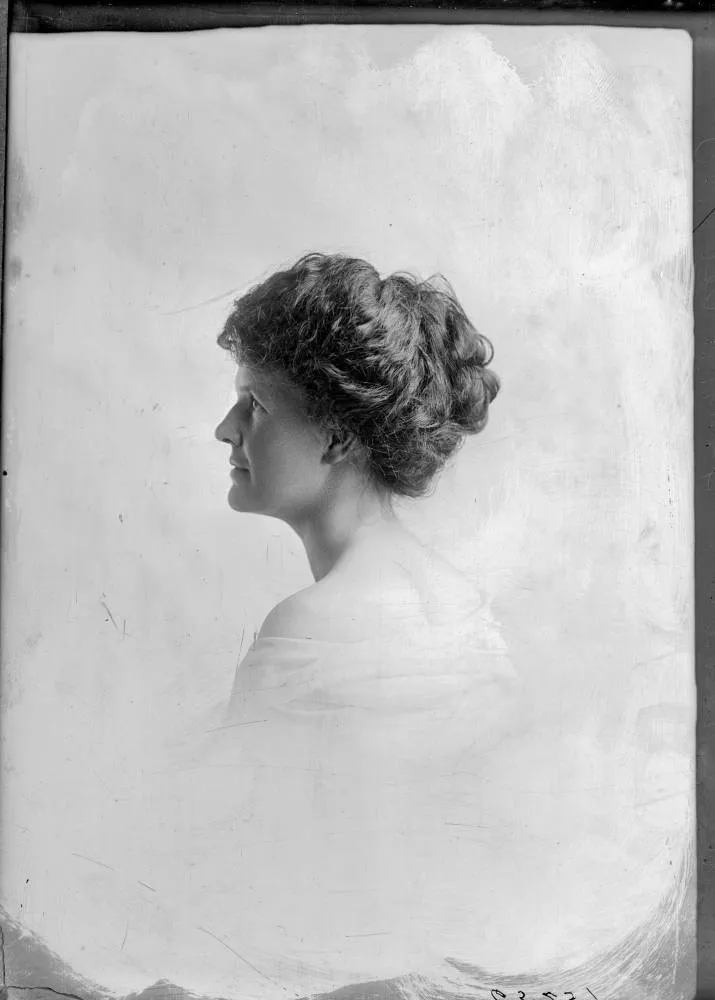 Miss Bradbury, 1911