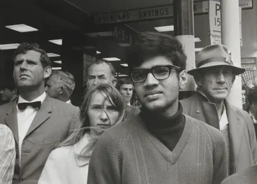 Image: Kerb, Queen St - Wellesley St