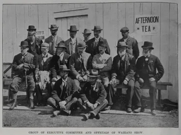 Image: Group of executive committee and officials at Waikato show