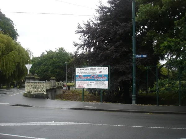 Armagh Street Bridge entrance to North Hagley Park