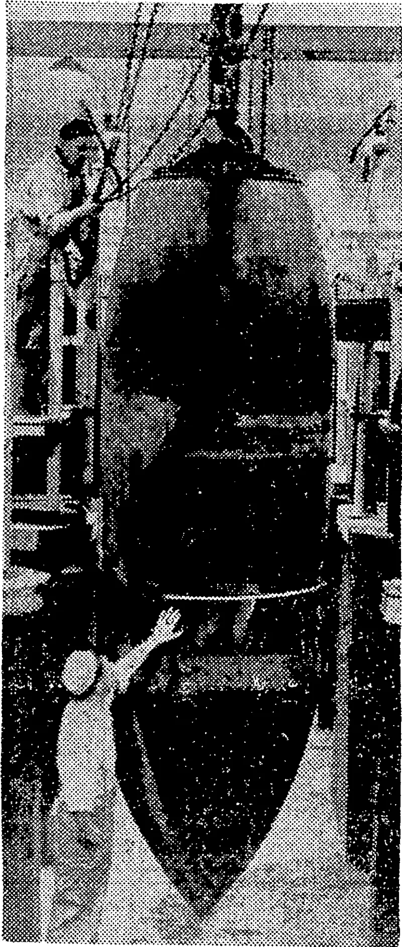 The big British 10-ton bomh, ' f which President Truman says ivas the most powerful employed in this war until the development of the atomic bomb with 2000 times the blasting power. (Evening Post, 07 August 1945)