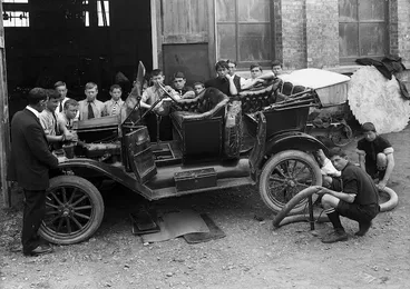 Image: Engineering class, Wanganui Technical College
