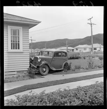 Image: View of a car crashed into the Mackley house, Wellington