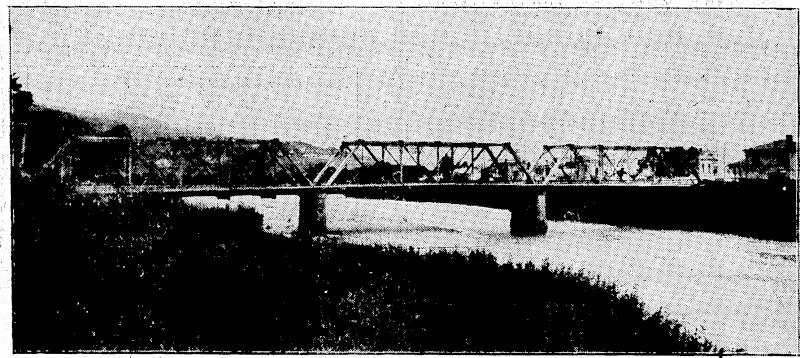 Evening Post" Photo. To-day's "Old Bridge," the fifth to be built across the Hutt River. (Evening Post, 14 March 1929)