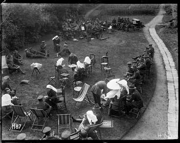 Image: Nurses of the New Zealand Stationary Hospital give a garden party in the grounds