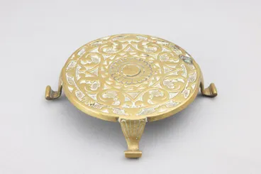 Image: Brass trivett