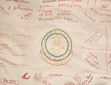 Image: Quilt, Autograph WWII