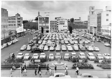 Garden Place - GPO, Buses Ltd, Library Image: Garden Place - GPO, Buses Ltd, Library