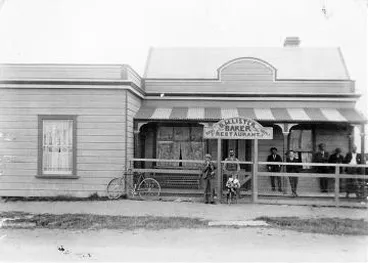 D.M. Lister, bakery and restaurant - Otaraia Road, Martinborough Image: D.M. Lister, bakery and restaurant - Otaraia Road, Martinborough