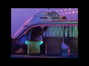 Image: Auckland Harbour Bridge to light up.