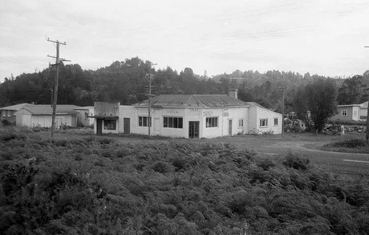 Old store opposite Christian Road, Swanson.