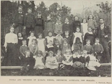 Image: Pupils and teachers of Komata School, Ohinemuri, Auckland, New Zealand