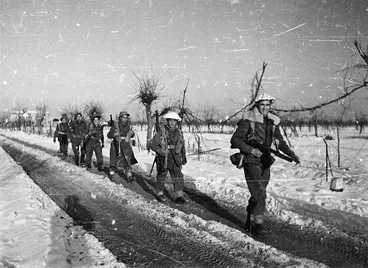 Māori Battalion in Italy, winter 1945 Image: Māori Battalion in Italy, winter 1945