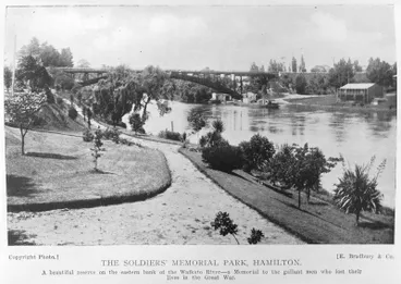 Image: Soldiers Park and Traffic Bridge