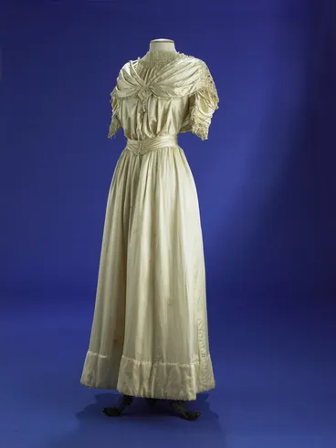 Edwardian era party dress Image: Edwardian era party dress
