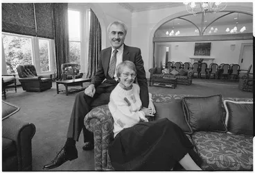 Image: Prime Minister Geoffrey Palmer and his wife Margaret, Premier House, Wellington - Photograph taken by Ross Giblin