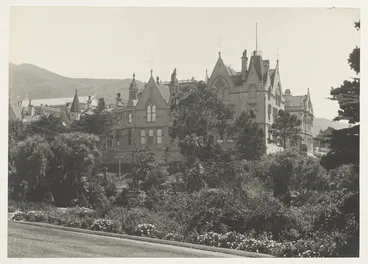 Image: Parliament House from garden