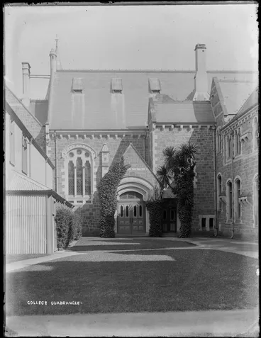 Image: The Quadrangle, Christ's College, Christchurch