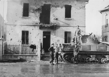 Image: Stuart Wilson, fl 1944 : Members of the 19 Armoured Regiment and 11 Troop casa, Faenza, Italy