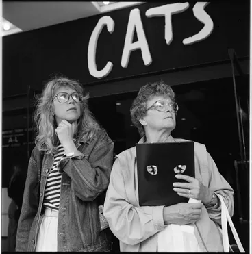 Image: St James Theatre, Queen Street, 1989