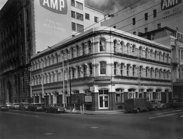 Image: Pier Hotel, 82 Customhouse Quay