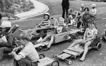 Image: Caltex trolley derby, Mairangi Bay, 1969