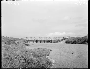 Image: Demolition of old Hutt bridge