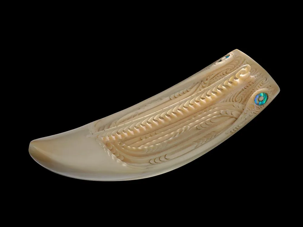 Rei niho paraoa (whale tooth pendant)