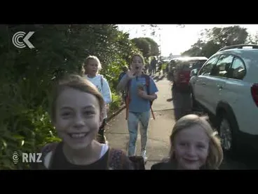 Image: Meet Geoff, the oldest Walking School Bus volunteer in Auckland